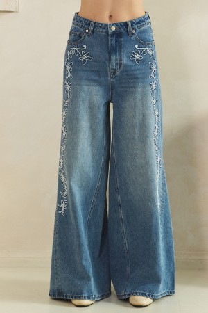 C6097<br/>FLORAL EMBROIDERED PANTS